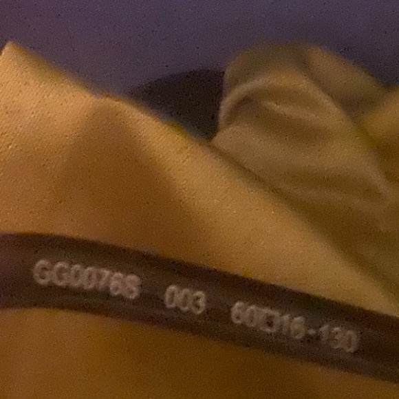 Selling brand authentic Gucci sunglasses, with case and pouch - Picture 2 of 8